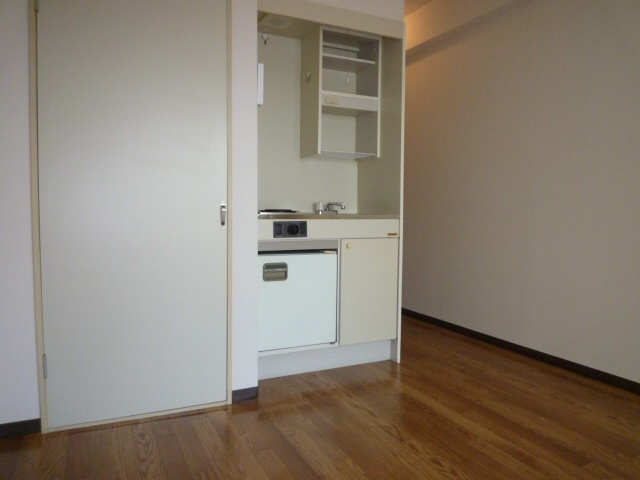 たかなかビルの居間・リビング|きれいな室内