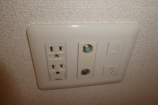 ヴァン・パサージュAの設備|TVジャック・電話モジュラー