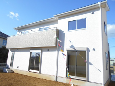 【外観】 | 杉戸　堤根　全3棟　1号棟　102坪　新築　ラスト2棟 | 1号棟。102坪の敷地。新築。東京通勤圏内なのに。2490万円。堂々と。駐車並列3台以上。18帖ＬＤＫ。