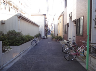 【周辺】 | ベルツリーハウス　建物前
