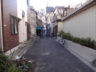 【周辺】 | ベルツリーハウス　建物前