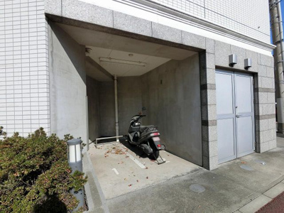 【その他共用部分】 | ジュイール横浜ＷＥＳＴ | バイク置場