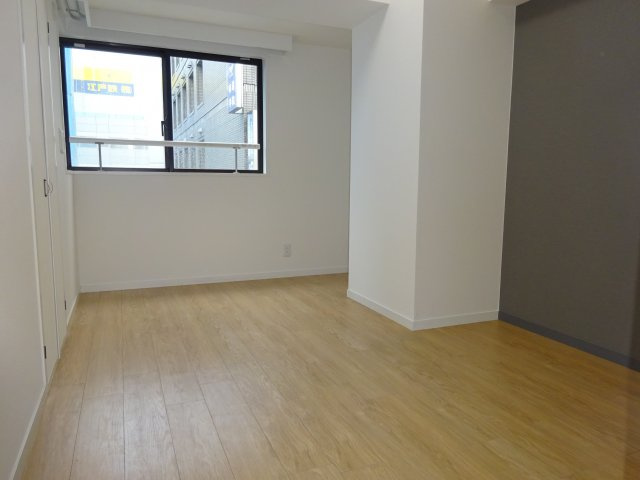 コスモリード篠崎駅前の洋室