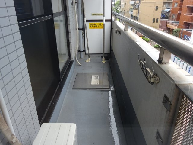 コスモリード篠崎駅前のバルコニー