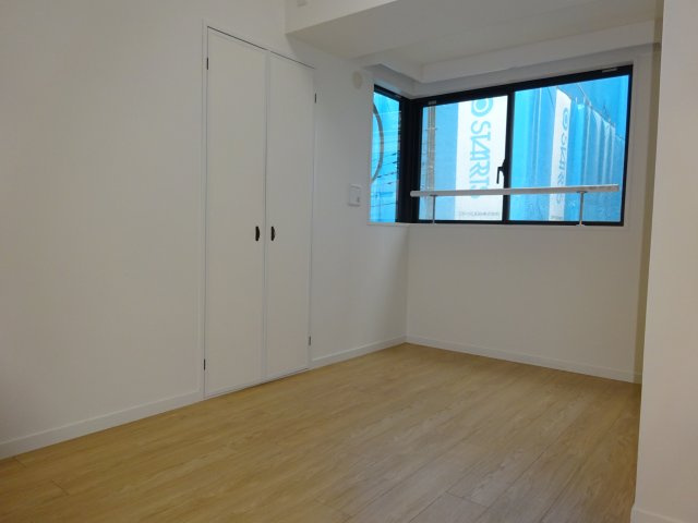 コスモリード篠崎駅前の洋室