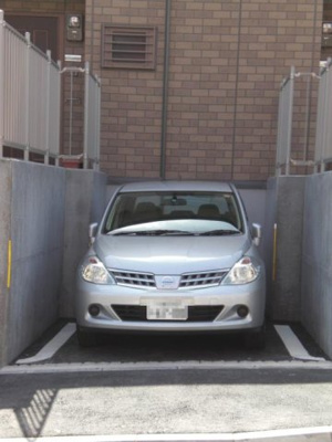 【駐車場】 | コート大西Ａ | いつでも目の届く敷地内に駐車場があります♪お車をお持ちのファミリーさんにオススメです☆