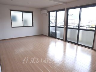 セジュール奥田の居間・リビング|エアコン１基付きです！