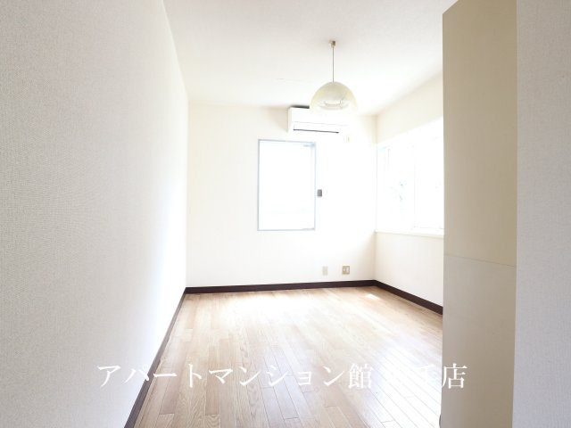 ラフォーレ中原の居間・リビング