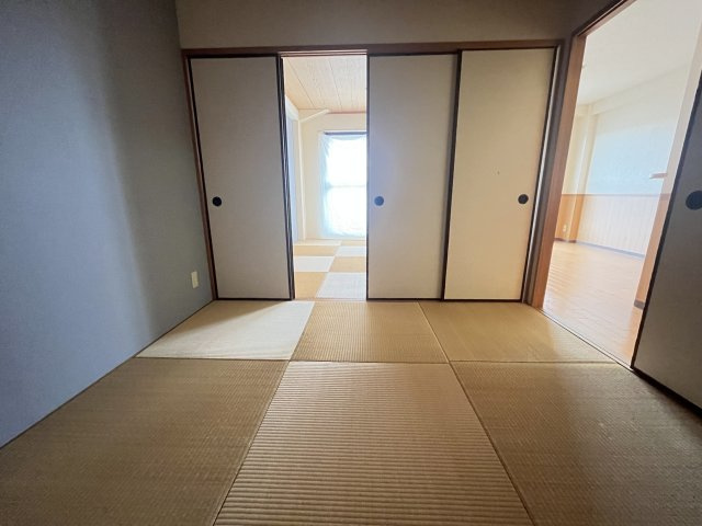 ウィスタリア藤の寝室