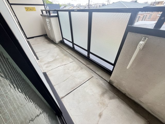 ウィスタリア藤のバルコニー