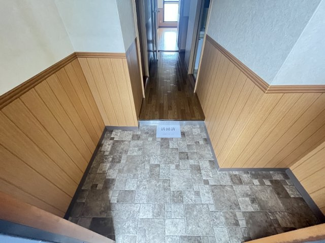 ウィスタリア藤の玄関