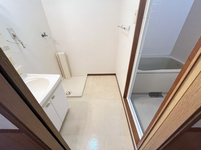 ウィスタリア藤の内装