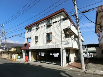 【外観】 | ロイヤルハイツ東海大前 | 小田急線「東海大学前」駅より徒歩1分の好立地！駅近で通勤やお買物にも便利な立地のテナントです！