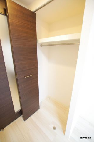 エステムコート梅田北2ゼニス　仲介手数料無料の収納