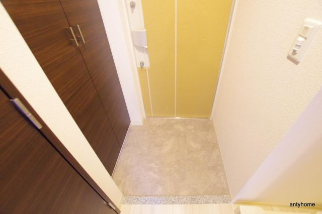 エステムコート梅田北2ゼニス　仲介手数料無料の玄関