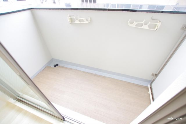 エステムコート梅田北2ゼニス　仲介手数料無料のバルコニー