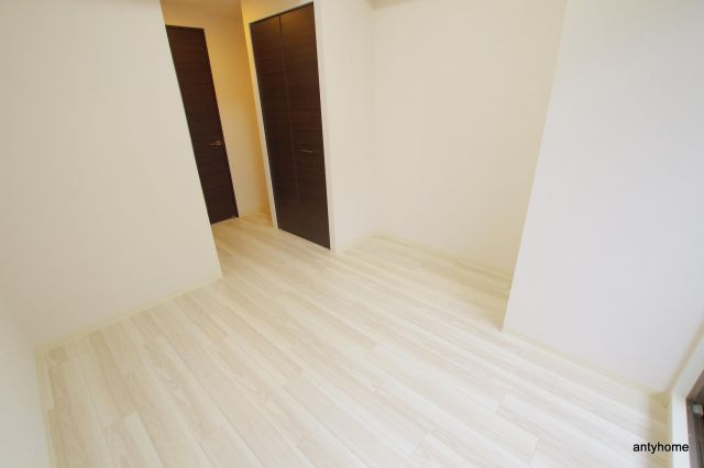 エステムコート梅田北2ゼニス　仲介手数料無料の居間・リビング