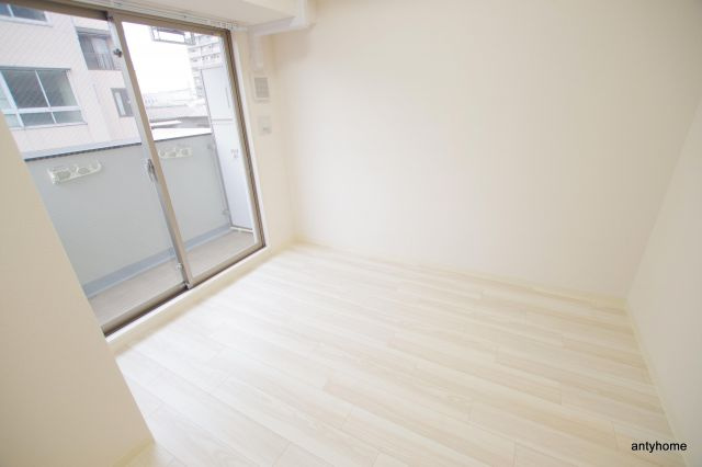 エステムコート梅田北2ゼニス　仲介手数料無料の洋室