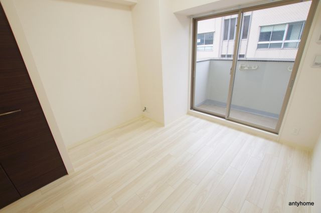 エステムコート梅田北2ゼニス　仲介手数料無料の寝室