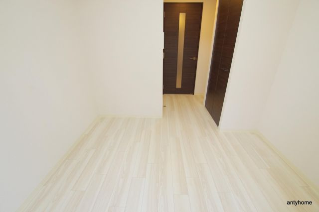 エステムコート梅田北2ゼニス　仲介手数料無料の居間・リビング