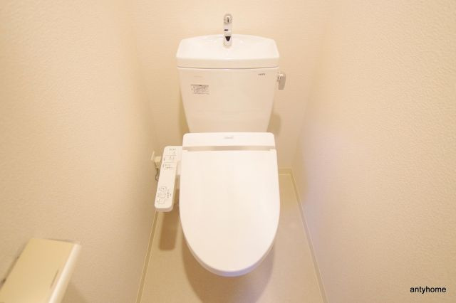 エステムコート梅田北2ゼニス　仲介手数料無料のトイレ