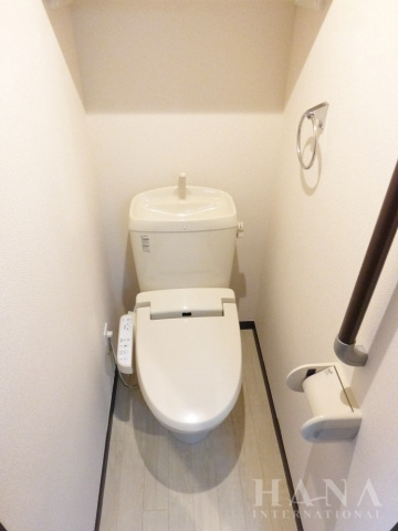 【トイレ】 | クレイノエテルノ | 同物件の参考写真です。