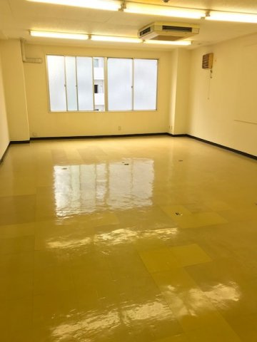 第四文成ビルの内装