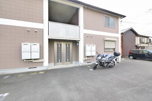 コンフォール（木津町）のエントランス|清潔なエントランスです