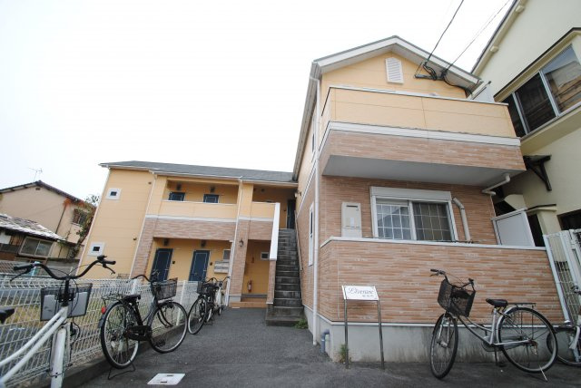 リブレア御井町の外観