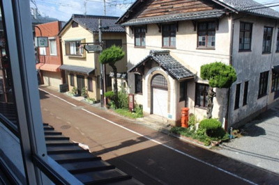 【展望】 | 高島市今津町今津248 店舗 | 店舗の目前に旧今津郵便局（ウォーリズ建築物）があります