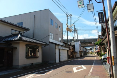 【周辺】 | 高島市今津町今津248 店舗 | 前面道路含む外観