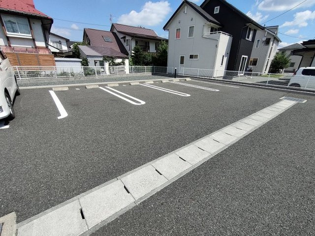 エターナルの駐車場