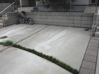 【駐車場】