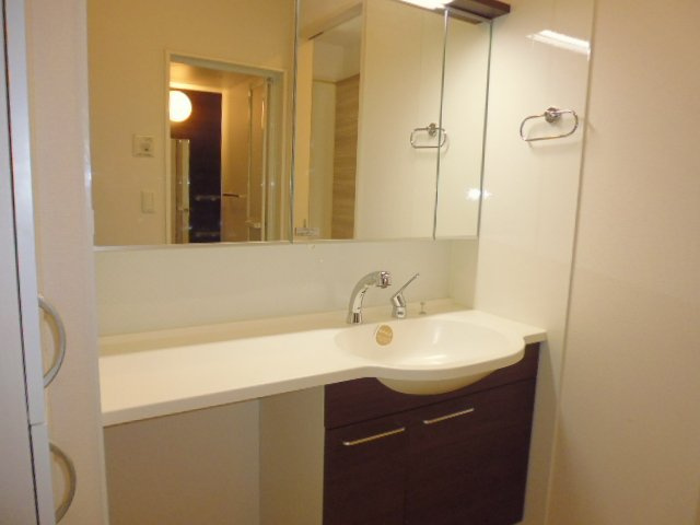 アデランテの独立洗面台|洗髪洗面化粧台