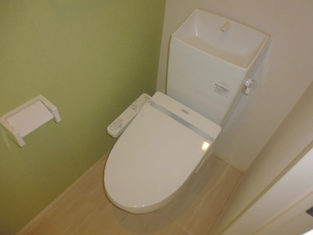 アデランテのトイレ|温水洗浄便座