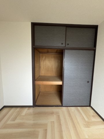 マルイ荘の収納|全居室収納です。