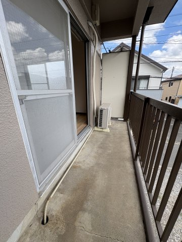 マルイ荘のバルコニー|閑静な住宅地です。