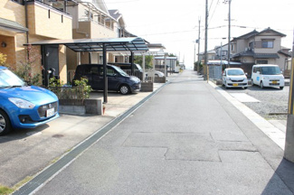 【前面道路含む現地写真】