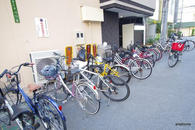 ユーロハイツ天神橋　仲介手数料無料の駐車場
