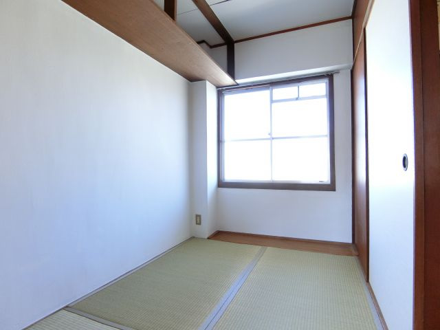ヴィレッジハウス加賀田　2号棟の和室