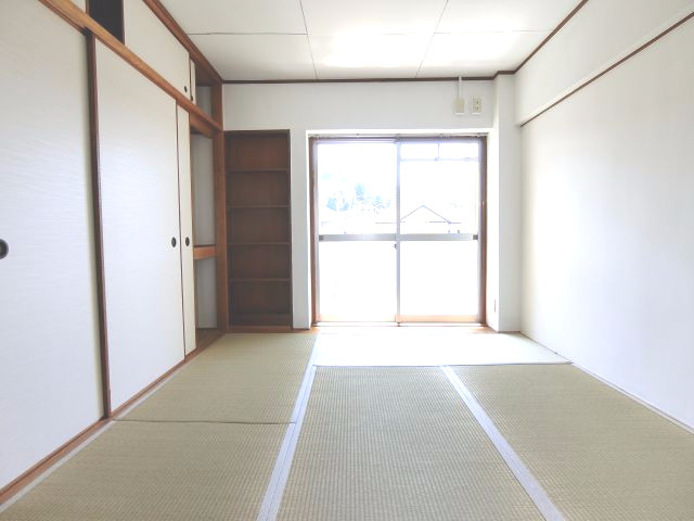 ヴィレッジハウス加賀田　2号棟の和室