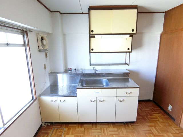 ヴィレッジハウス加賀田　2号棟のキッチン