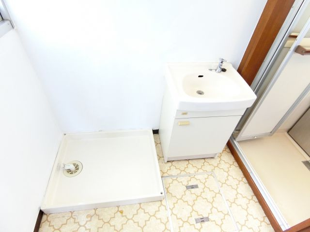 ヴィレッジハウス加賀田　2号棟の独立洗面台