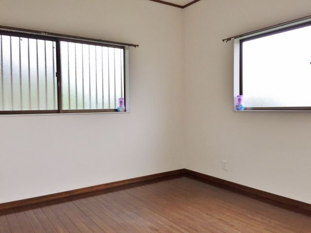 茂原市三ケ谷のアパートの洋室