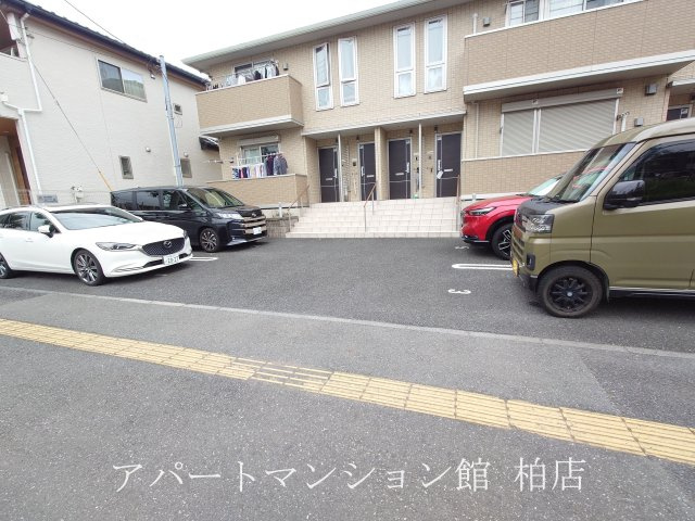 Oak たなか の駐車場