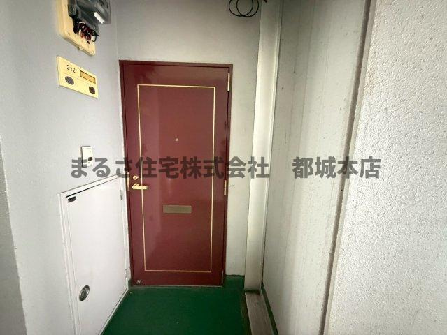 ロワイヤルヒルズ「水道料込み」のエントランス