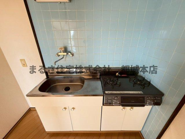 ロワイヤルヒルズ「水道料込み」のキッチン