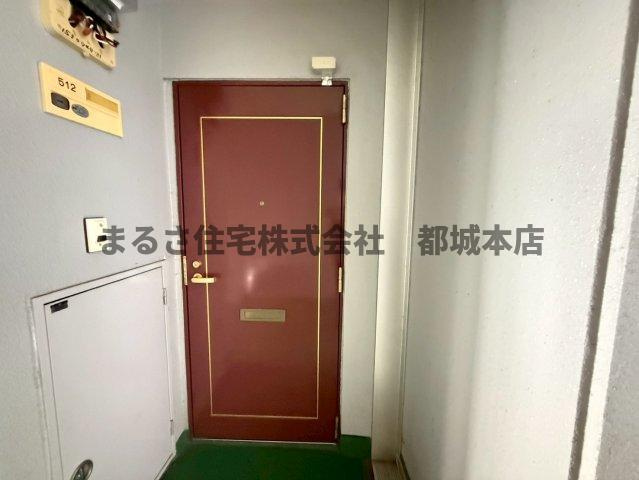 ロワイヤルヒルズ「水道料込み」の玄関