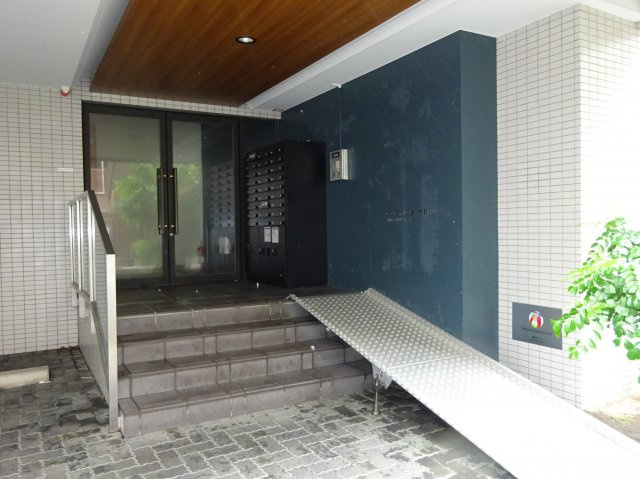 T’s garden篠崎(旧コスモリード篠崎駅前)のエントランス