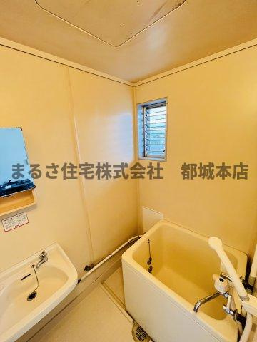 サンライズコーポの浴室|コンパクトで使いやすいお風呂です